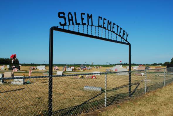 cemetary girls78 038